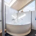 Kinderfreundliches 5 Personen Wellnessferienhaus Treibholz Mit Zwei Duschen Und Toiletten, Sauna, Whirlpool, Kaminofen, Wintergarten Und Kanu In