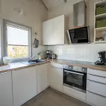 Kinderfreundliches 5 Personen Wellnessferienhaus Treibholz Mit Zwei Duschen Und Toiletten, Sauna, Whirlpool, Kaminofen, Wintergarten Und Kanu In Otterndorf