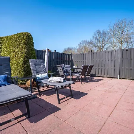 Hébergement de vacances Kinderfreundliches 5 Personen Wellnessferienhaus Treibholz Mit Zwei Duschen Und Toiletten, Sauna, Whirlpool, Kaminofen, Wintergarten Und Kanu In