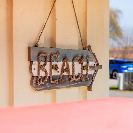 Kinderfreundliches 5 Personen Wellnessferienhaus Treibholz Mit Zwei Duschen Und Toiletten, Sauna, Whirlpool, Kaminofen, Wintergarten Und Kanu In Otterndorf