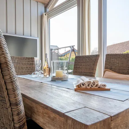 Kinderfreundliches 5 Personen Wellnessferienhaus Treibholz Mit Zwei Duschen Und Toiletten, Sauna, Whirlpool, Kaminofen, Wintergarten Und Kanu In