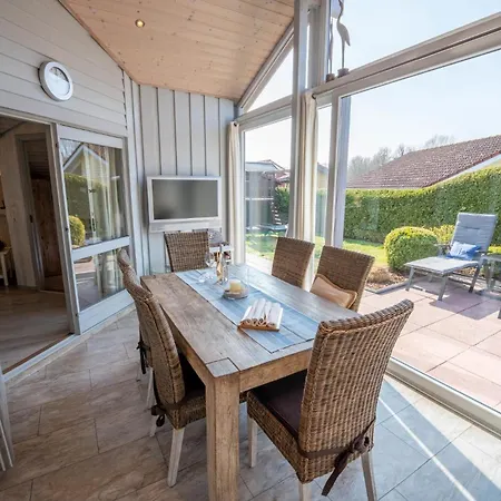 Kinderfreundliches 5 Personen Wellnessferienhaus Treibholz Mit Zwei Duschen Und Toiletten, Sauna, Whirlpool, Kaminofen, Wintergarten Und Kanu In *