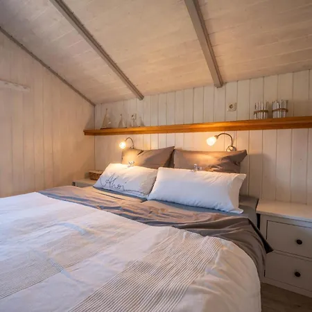 Kinderfreundliches 5 Personen Wellnessferienhaus Treibholz Mit Zwei Duschen Und Toiletten, Sauna, Whirlpool, Kaminofen, Wintergarten Und Kanu In Prázdninový dům