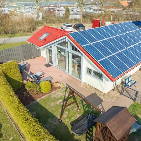 Kinderfreundliches 5 Personen Wellnessferienhaus Treibholz Mit Zwei Duschen Und Toiletten, Sauna, Whirlpool, Kaminofen, Wintergarten Und Kanu In Prázdninový dům