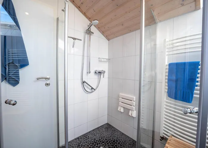 Σπίτι διακοπών Kinderfreundliches 5 Personen Wellnessferienhaus Treibholz Mit Zwei Duschen Und Toiletten, Sauna, Whirlpool, Kaminofen, Wintergarten Und Kanu In *