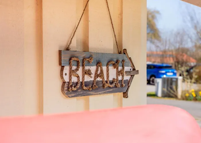 Kinderfreundliches 5 Personen Wellnessferienhaus Treibholz Mit Zwei Duschen Und Toiletten, Sauna, Whirlpool, Kaminofen, Wintergarten Und Kanu In Otterndorf