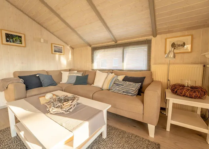 Kinderfreundliches 5 Personen Wellnessferienhaus Treibholz Mit Zwei Duschen Und Toiletten, Sauna, Whirlpool, Kaminofen, Wintergarten Und Kanu In Σπίτι διακοπών *
