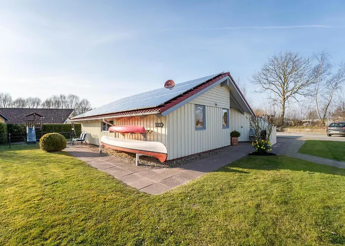 Σπίτι διακοπών Kinderfreundliches 5 Personen Wellnessferienhaus Treibholz Mit Zwei Duschen Und Toiletten, Sauna, Whirlpool, Kaminofen, Wintergarten Und Kanu In