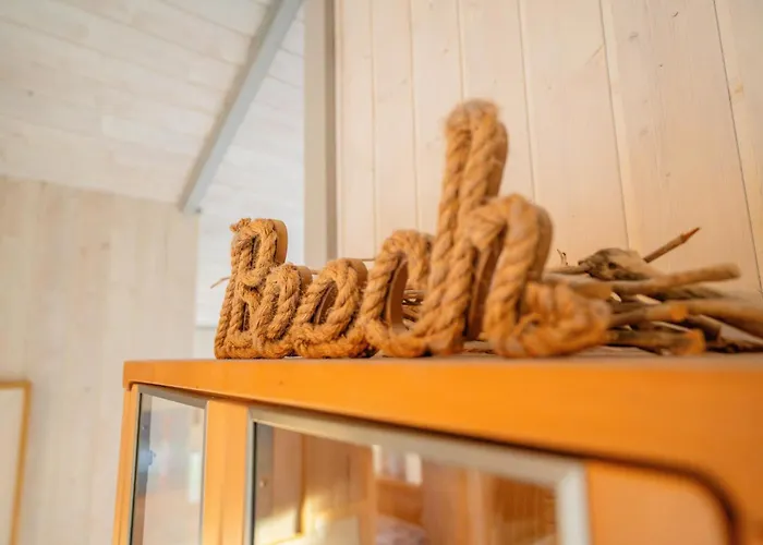 Kinderfreundliches 5 Personen Wellnessferienhaus Treibholz Mit Zwei Duschen Und Toiletten, Sauna, Whirlpool, Kaminofen, Wintergarten Und Kanu In Σπίτι διακοπών