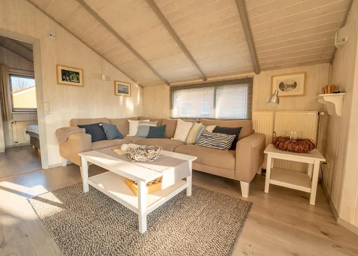 Kinderfreundliches 5 Personen Wellnessferienhaus Treibholz Mit Zwei Duschen Und Toiletten, Sauna, Whirlpool, Kaminofen, Wintergarten Und Kanu In Σπίτι διακοπών *