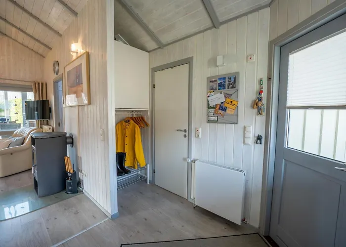 Σπίτι διακοπών Kinderfreundliches 5 Personen Wellnessferienhaus Treibholz Mit Zwei Duschen Und Toiletten, Sauna, Whirlpool, Kaminofen, Wintergarten Und Kanu In