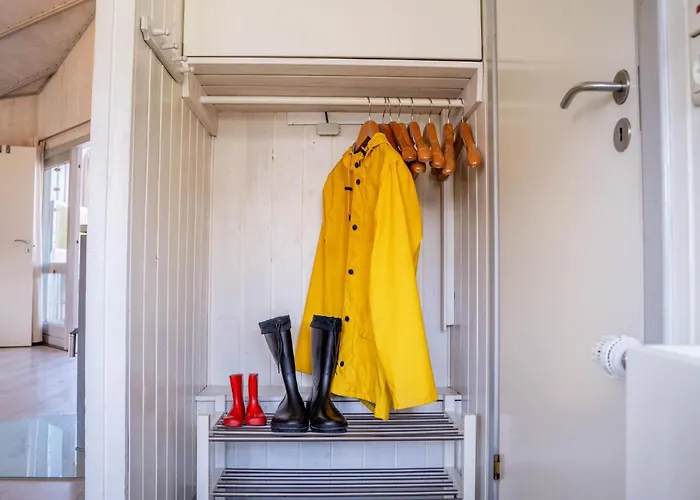 Kinderfreundliches 5 Personen Wellnessferienhaus Treibholz Mit Zwei Duschen Und Toiletten, Sauna, Whirlpool, Kaminofen, Wintergarten Und Kanu In Σπίτι διακοπών Otterndorf